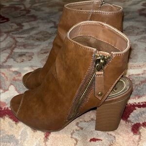 Brown Peep-Toe Side Zipper Sz 8 Steve Madden Ankle Boots